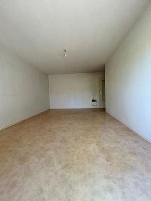 Appartement ancien - 67 m² - 3 pièces