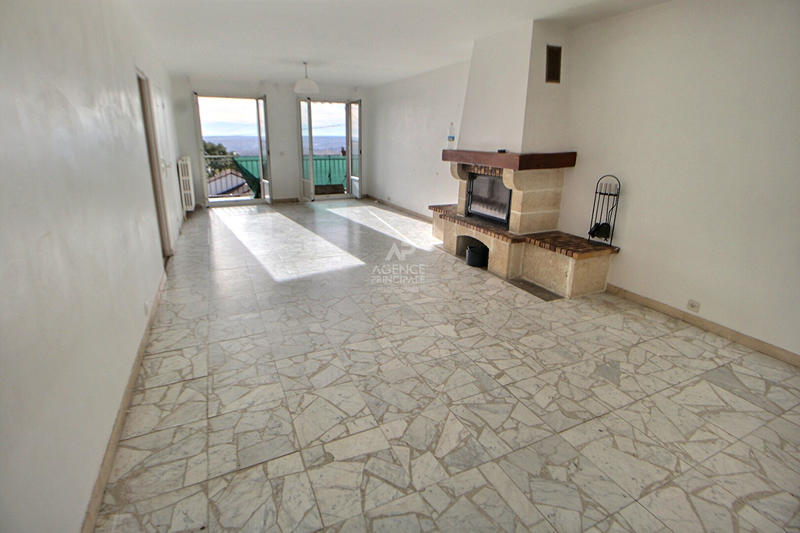 Maison - 147 m² - 6 pièces