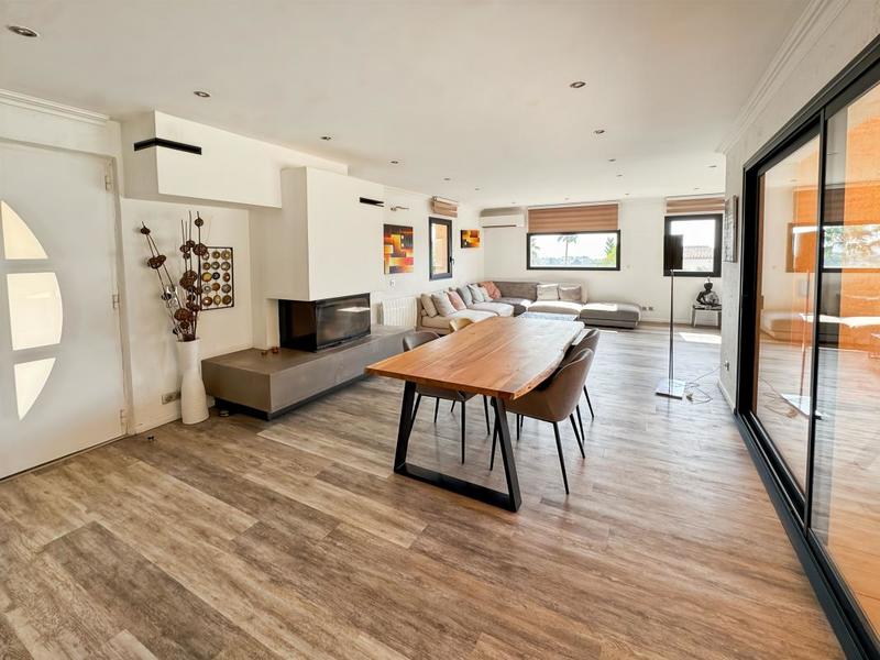 Villa - 350 m² - 9 pièces