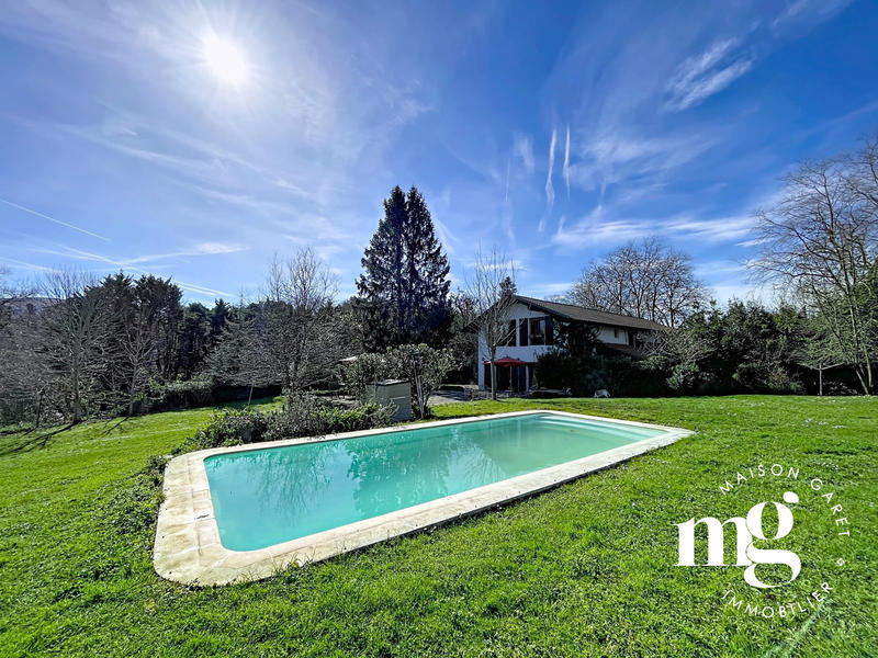 Maison ancienne - 270 m² - 9 pièces