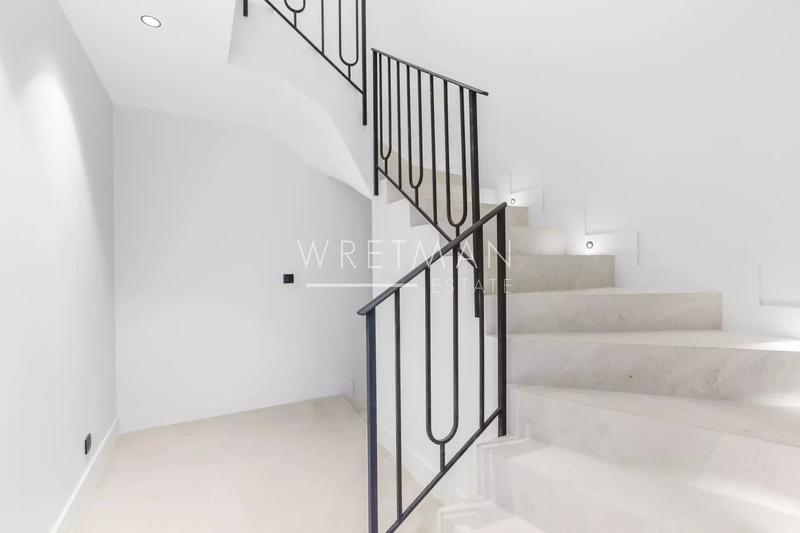 Maison jumelée - 280 m² - 5 pièces