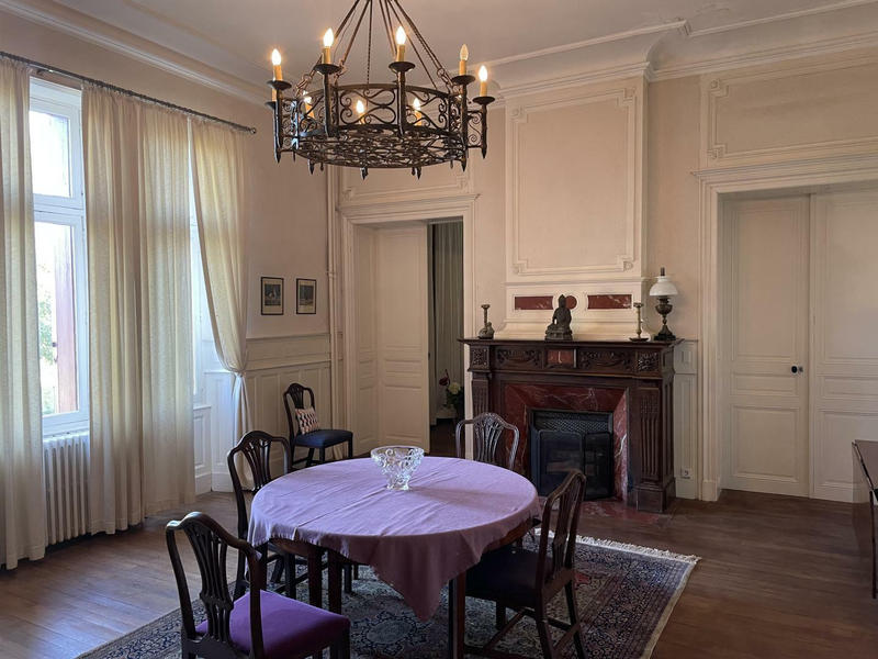 Propriété - 600 m² - 12 pièces