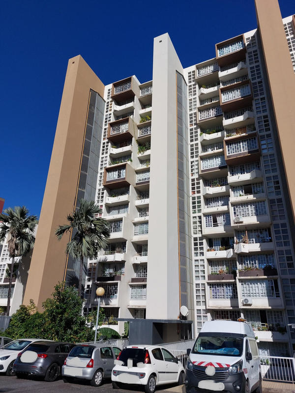 Appartement - 99 m² - 4 pièces