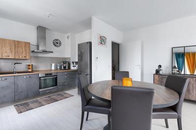 Appartement - 90 m² - 4 pièces