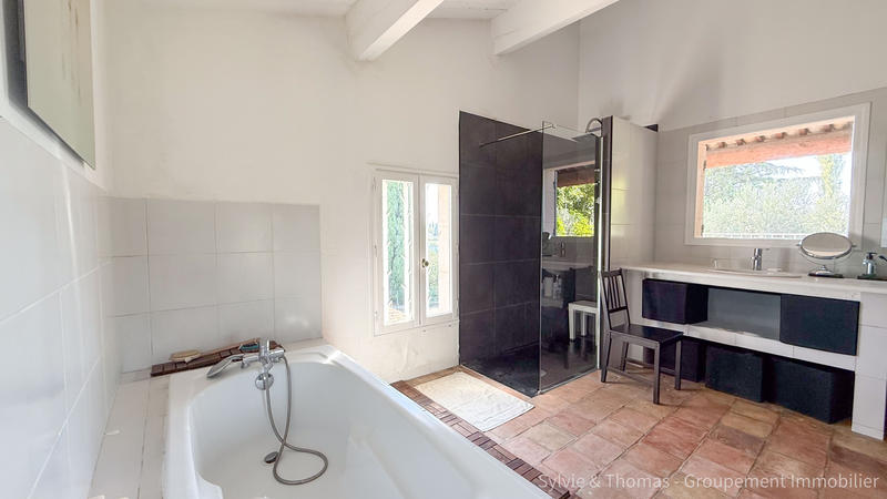 Mas - 324 m² - 8 pièces