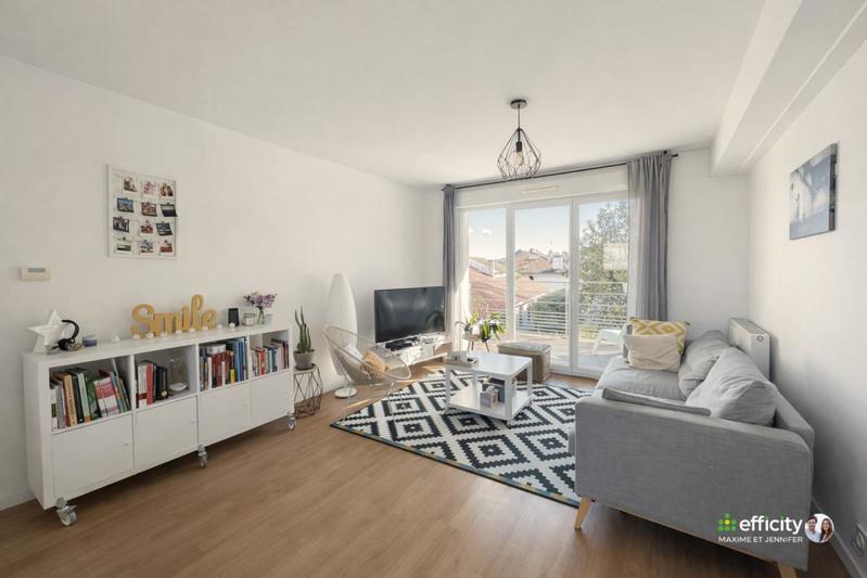 Appartement - 90 m² - 4 pièces