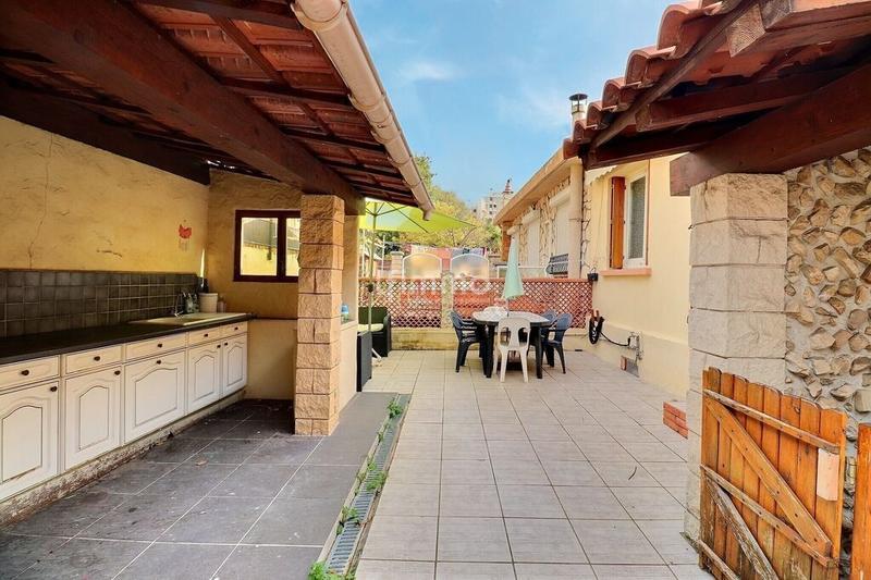 Maison - 101 m² - 5 pièces