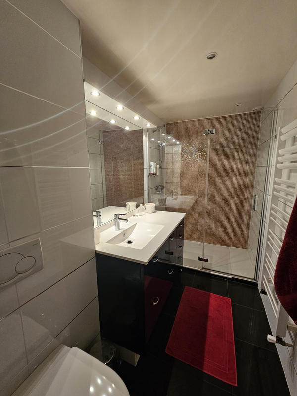 Maison - 260 m² - 8 pièces