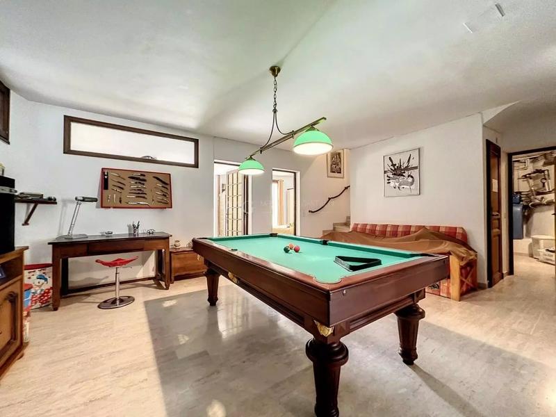 Villa - 320 m² - 10 pièces