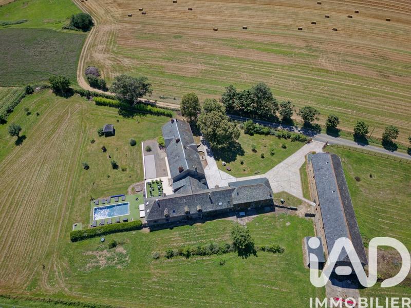 Maison - 820 m² - 19 pièces