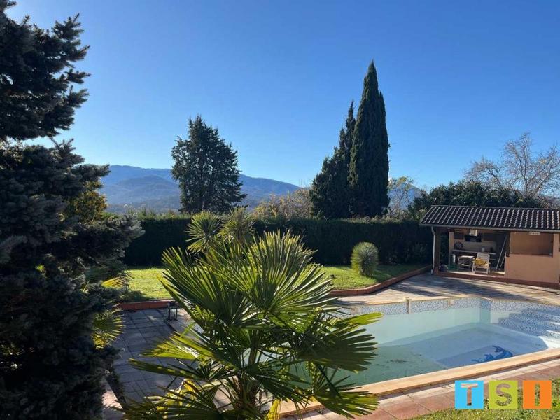 Maison - 365 m² - 7 pièces