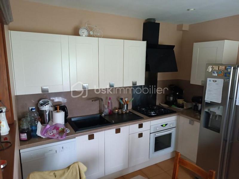 Demeure - 240 m² - 8 pièces