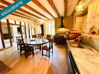 Maison - 215 m² - 8 pièces