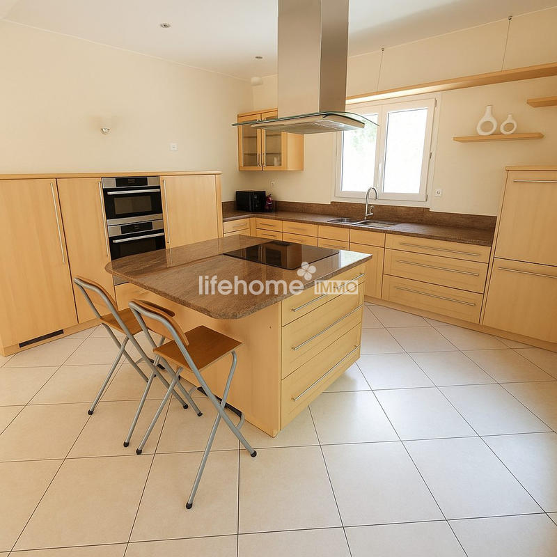 Maison - 224 m² - 8 pièces