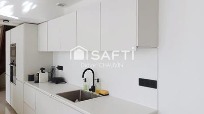 Maison - 300 m² - 12 pièces