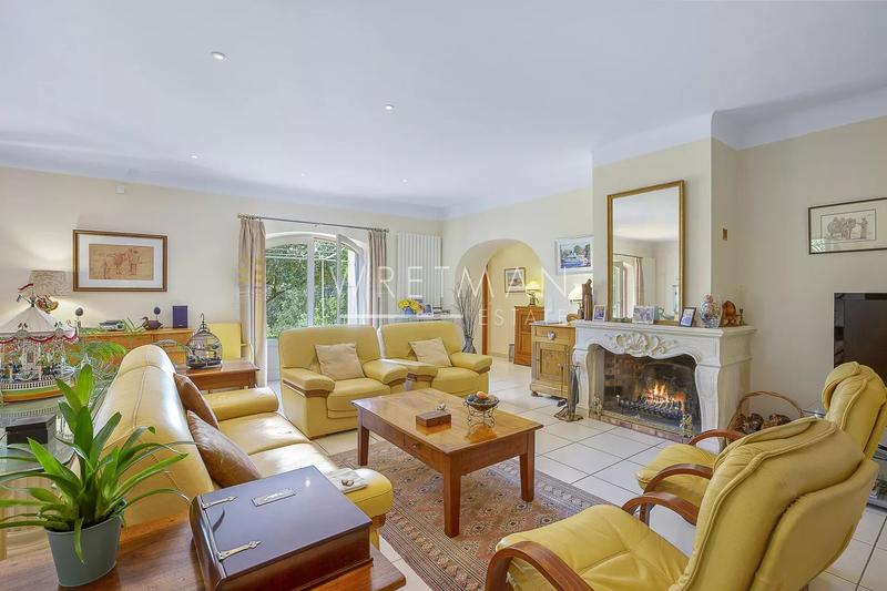 Villa - 436 m² - 5 pièces