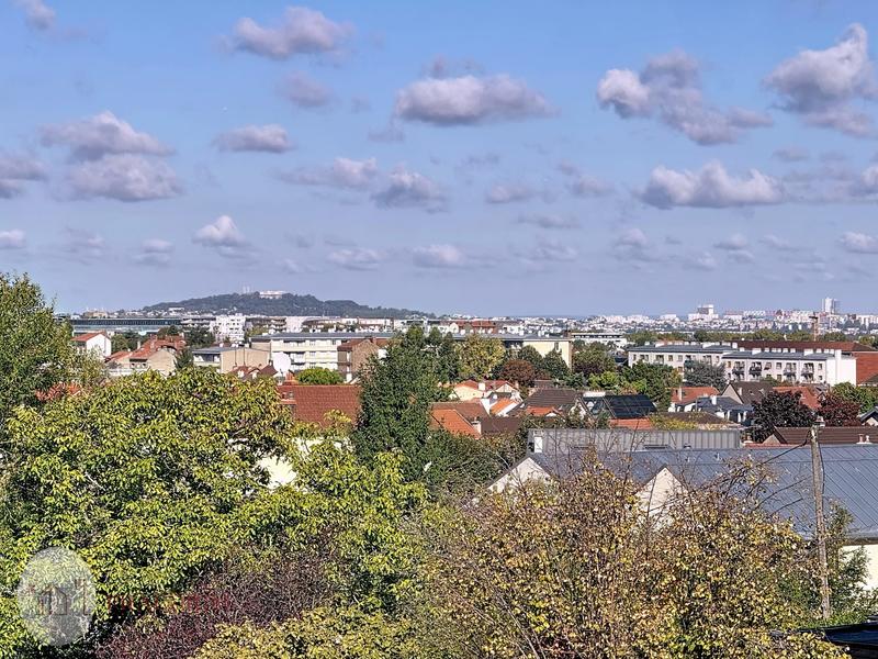 Maison - 203 m² - 9 pièces