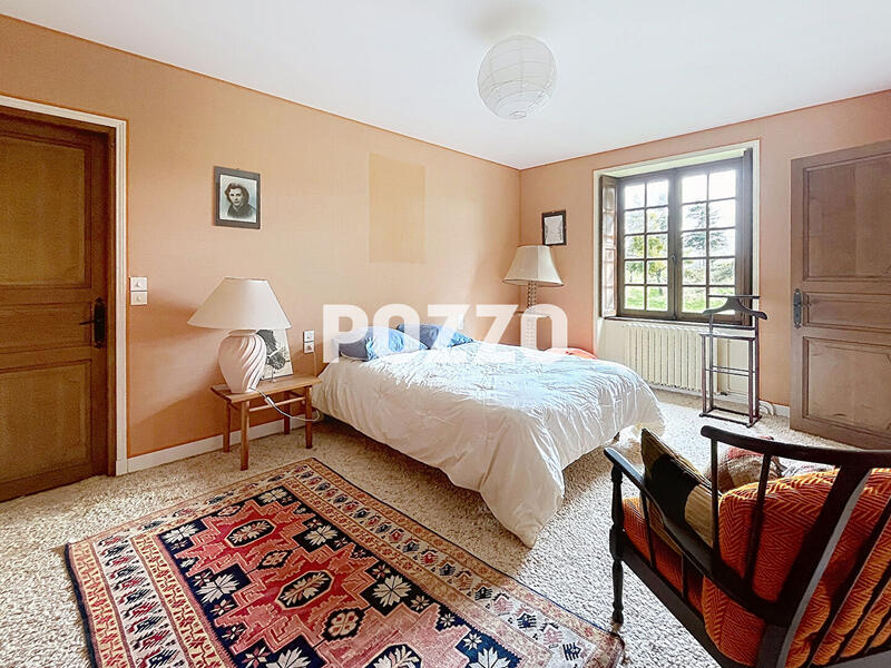 Maison - 280 m² - 7 pièces