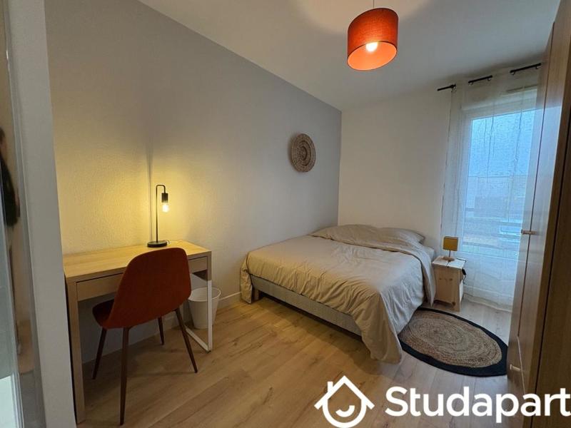 Chambre - 12 m² - 1 pièce