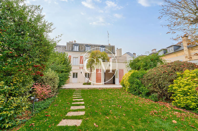 Hôtel particulier - 235 m² - 7 pièces