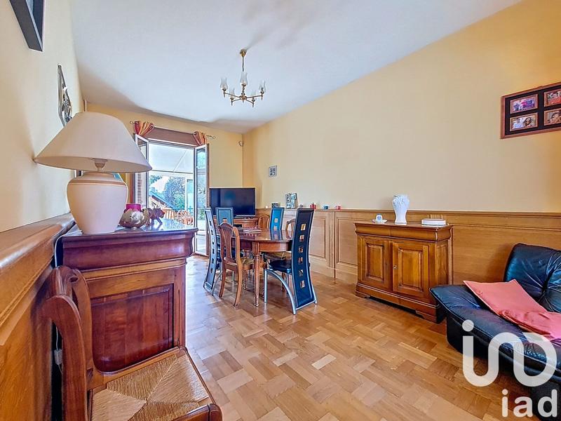 Maison - 206 m² - 8 pièces