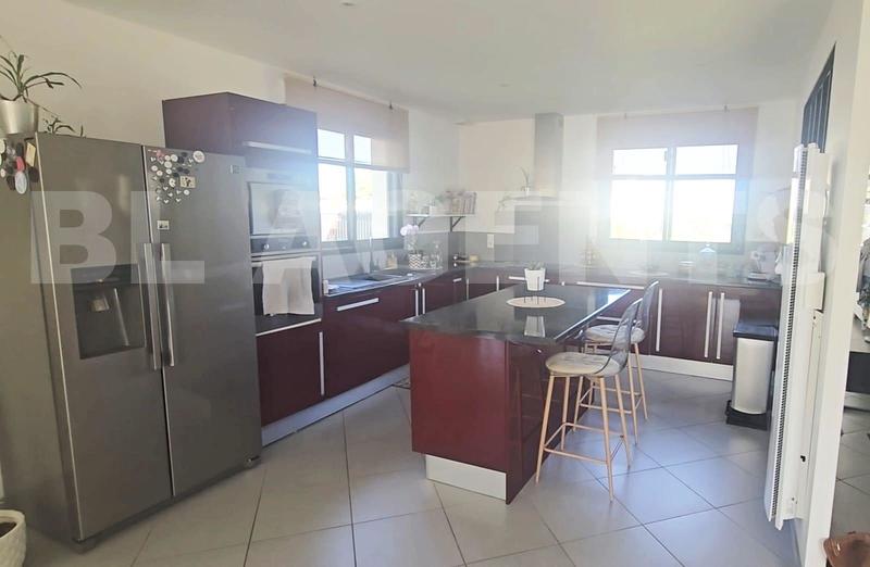 Maison - 178 m² - 6 pièces