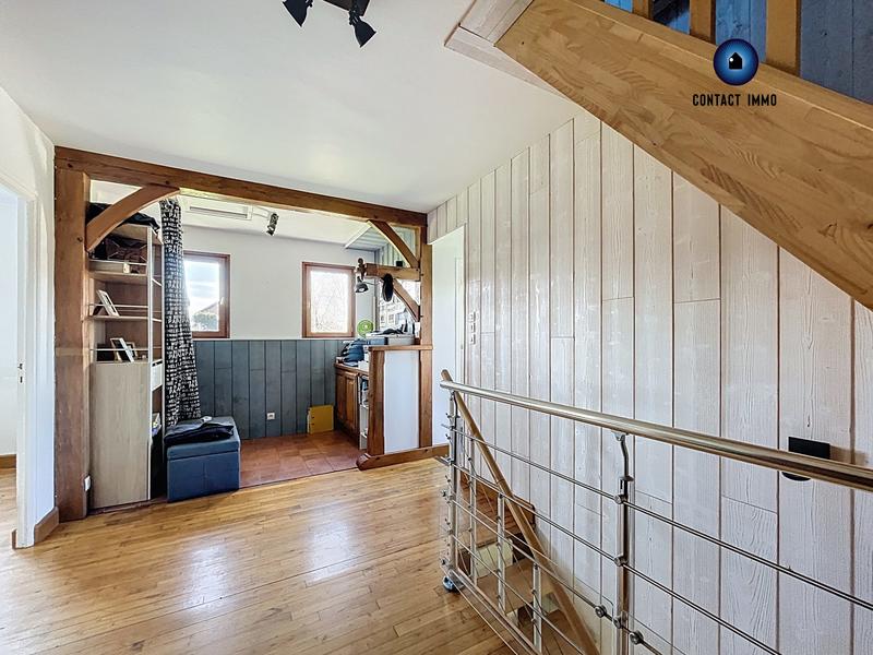 Maison - 210 m² - 10 pièces