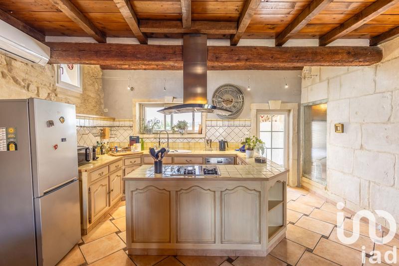 Maison - 325 m² - 9 pièces