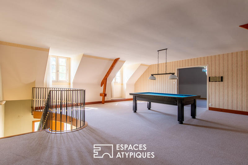 Maison - 260 m² - 6 pièces