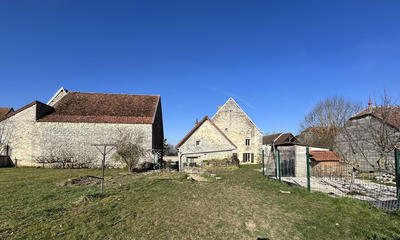 Maison - 220 m² - 10 pièces