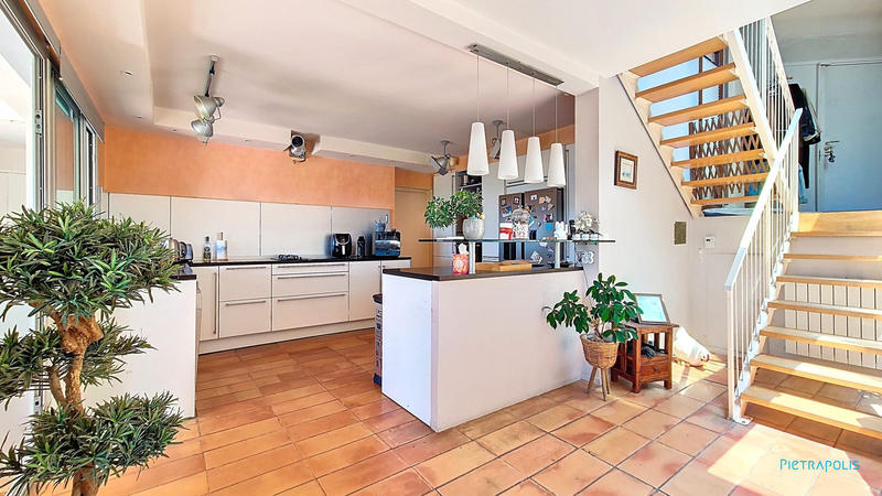 Villa - 265 m² - 7 pièces