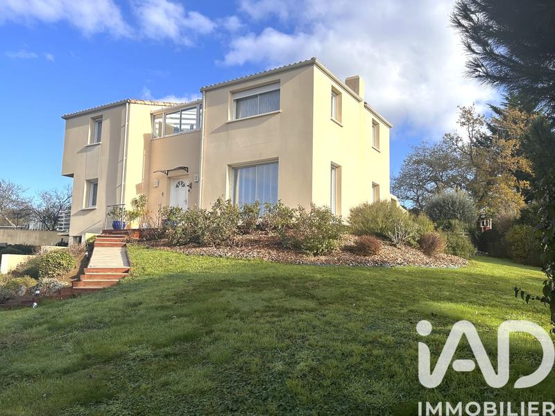 Maison - 156 m² - 7 pièces