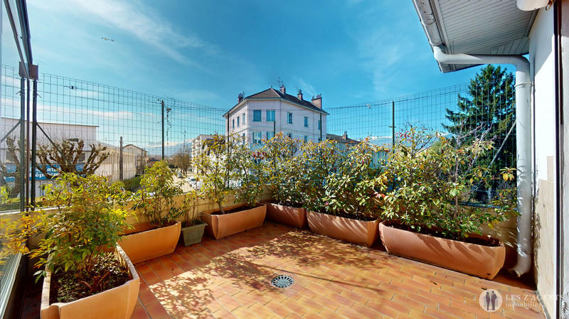 Appartement - 121 m² - 6 pièces