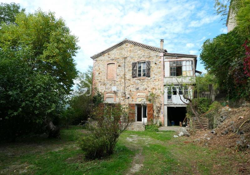 Propriété - 161 m² - 10 pièces