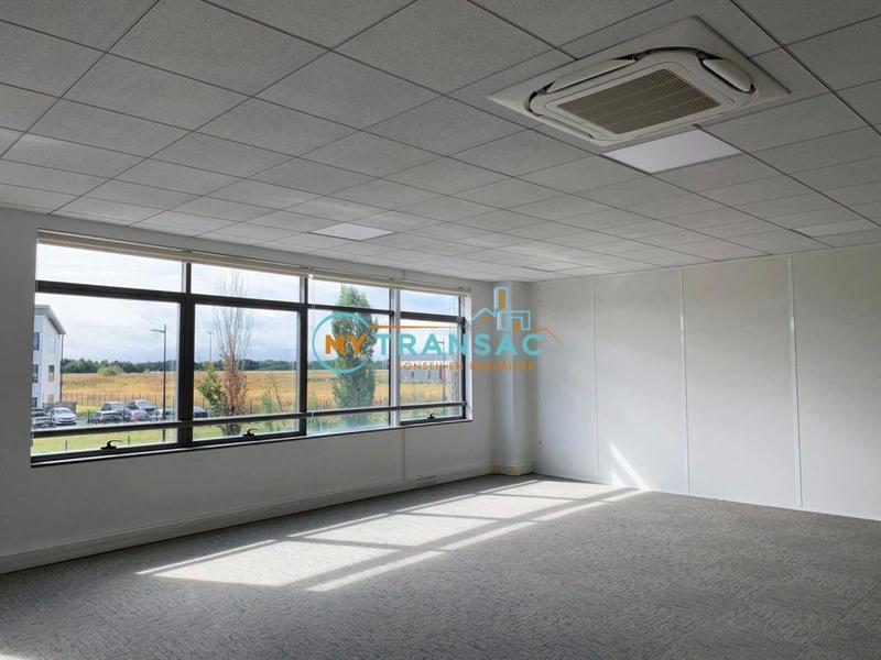 Local d'activités - 3 290 m²