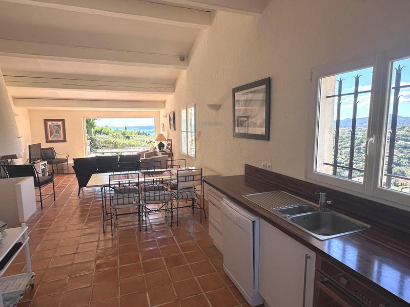 Maison traditionnelle - 110 m² - 5 pièces