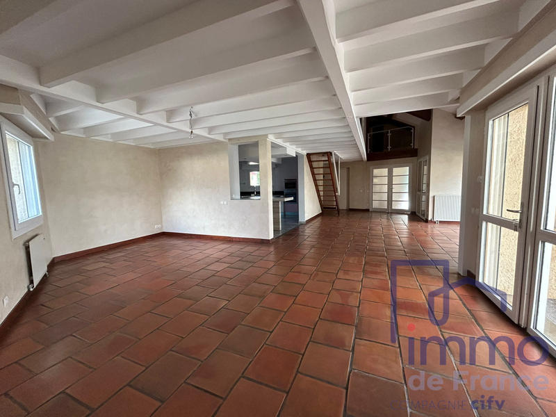 Villa - 300 m² - 9 pièces