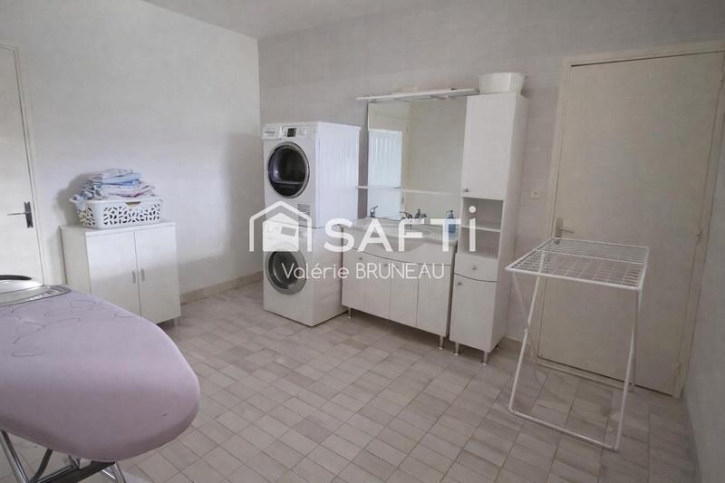 Maison - 255 m² - 9 pièces