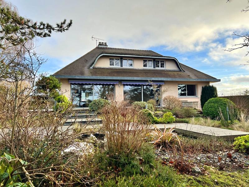 Maison - 247 m² - 7 pièces