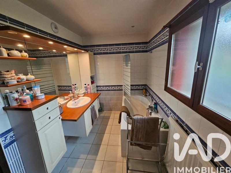 Maison - 195 m² - 7 pièces