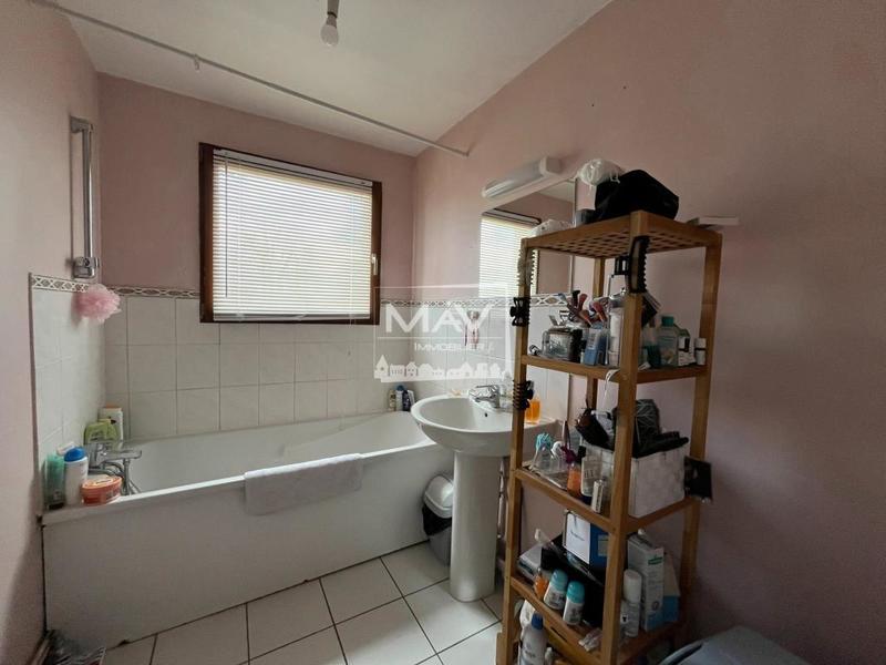 Maison - 98 m² - 4 pièces