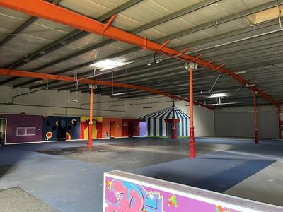 Local commercial - 2 000 m² - 5 pièces