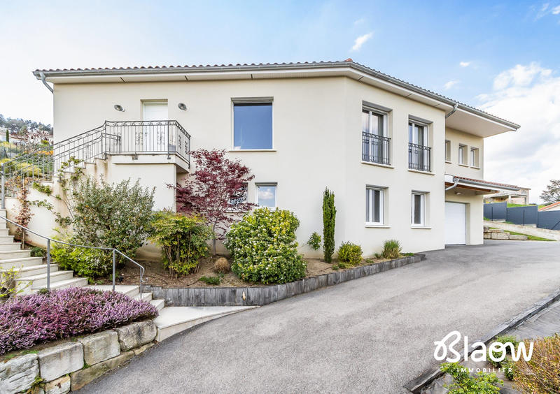 Maison contemporaine - 253 m² - 7 pièces