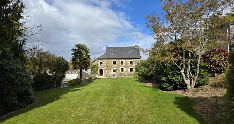 Maison - 198 m² - 6 pièces