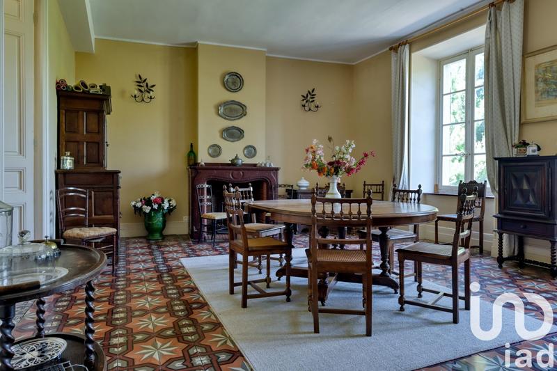 Maison - 845 m² - 30 pièces