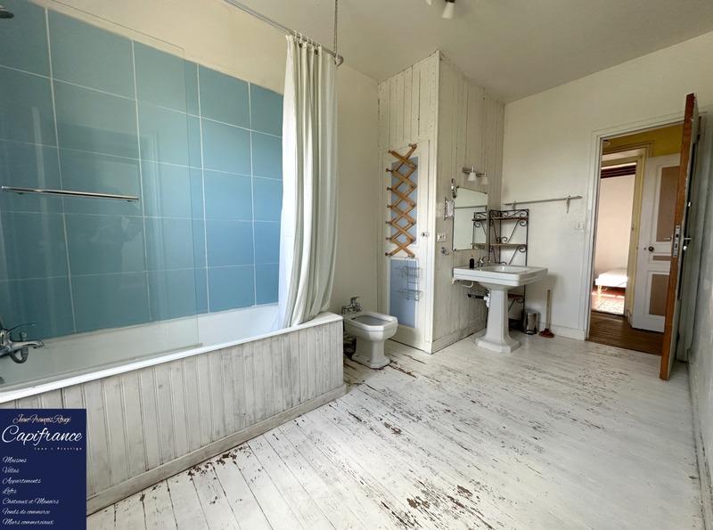 Maison - 350 m² - 16 pièces