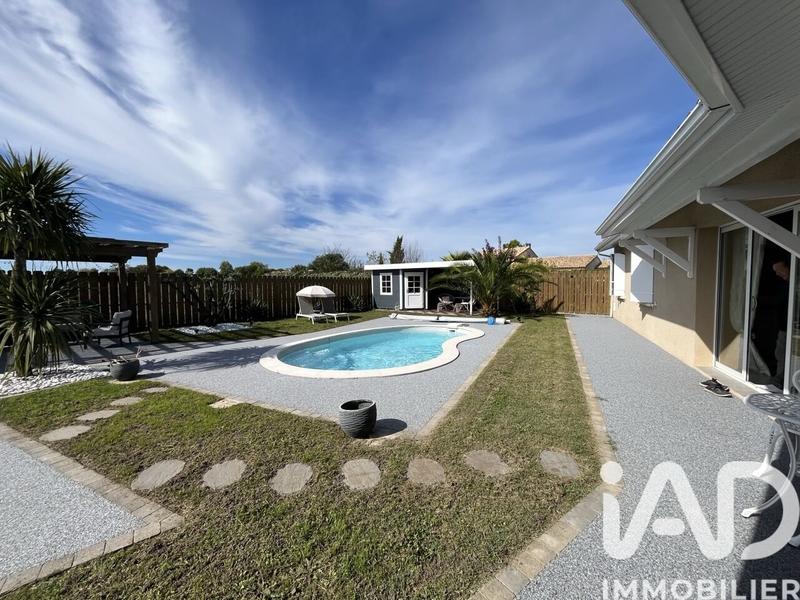 Maison - 240 m² - 11 pièces