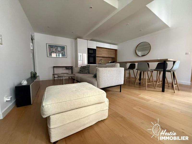 Appartement - 99 m² - 5 pièces