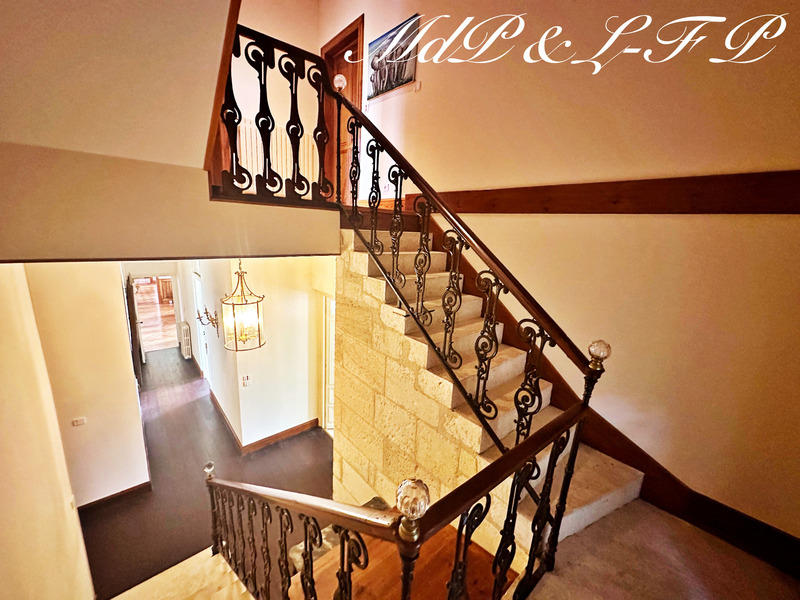 Maison bourgeoise - 700 m² - 19 pièces