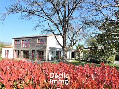 Maison - 179 m² - 6 pièces